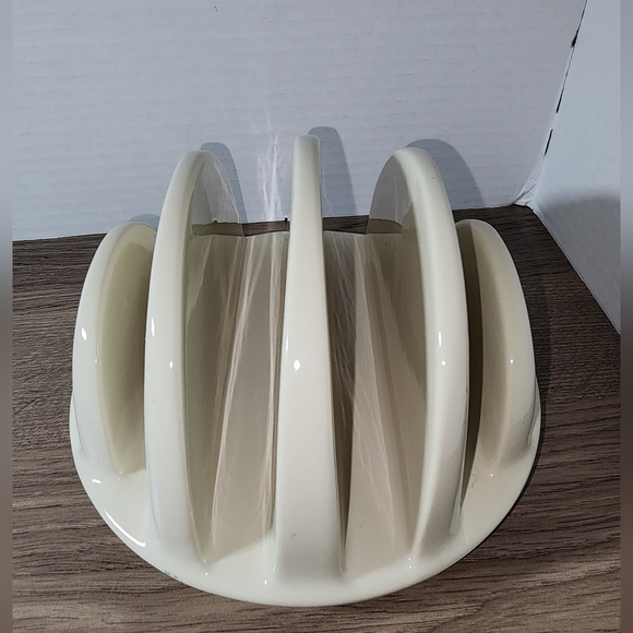 4 Slice Ceramic Toast Rack Holder - Picture 6 of 6